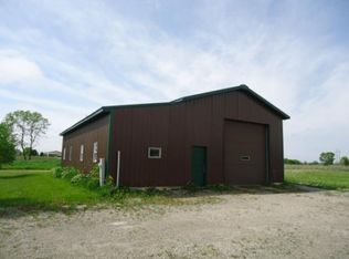 N6633 French Rd, Seymour, WI 54165