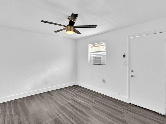4th image of 1601 S 57th Avenue