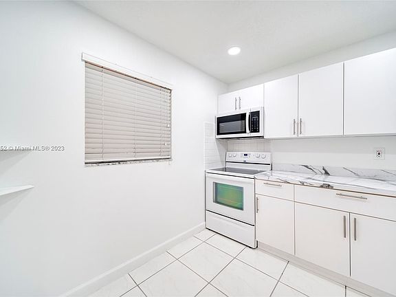 4th image of 8103 Camino Real #C112