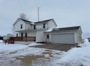 18341 Pleasant Hill Rd, Chadwick, IL 61014