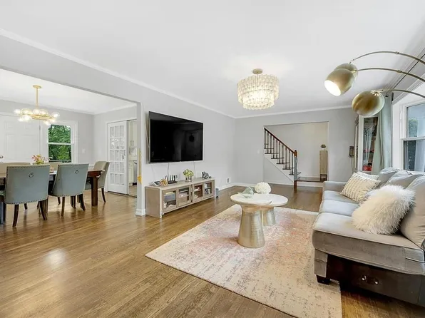 296 Chatterton Parkway, Hartsdale, NY 10530