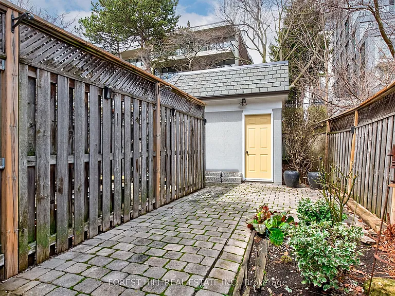 74 Lynwood Ave #2 — Photo 26