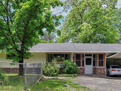 2111 Dowell Rd, Grants Pass, OR, 97527