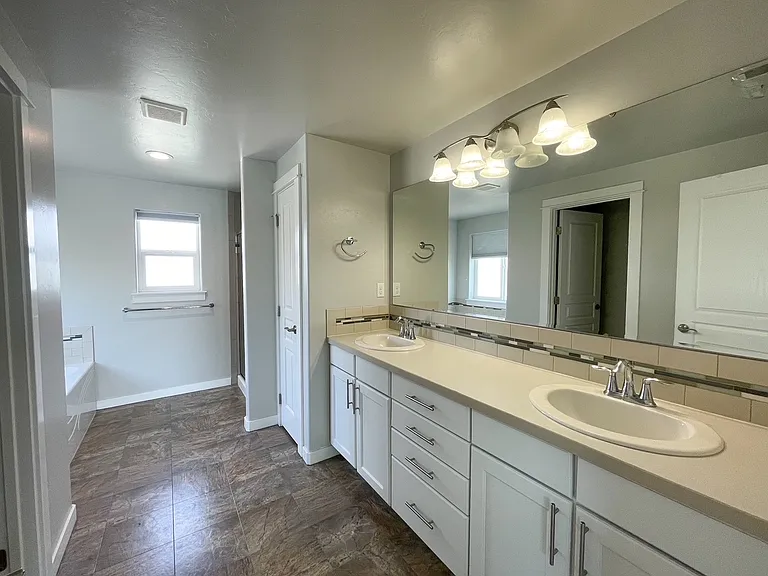 11473 W Baserri Dr — Photo 29