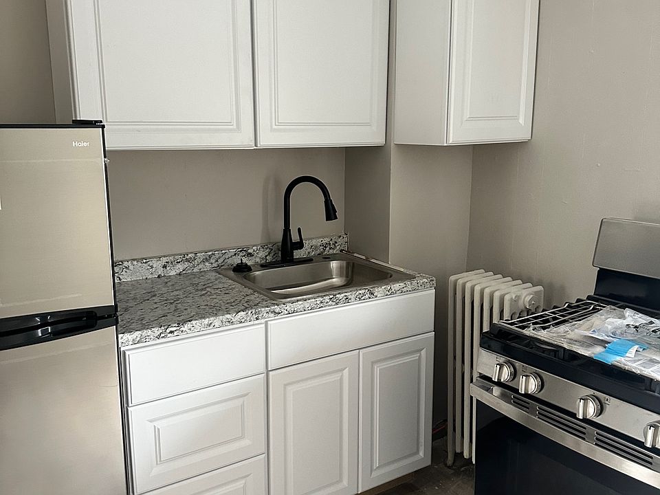 2nd image of 1610 Clinton Ave #2