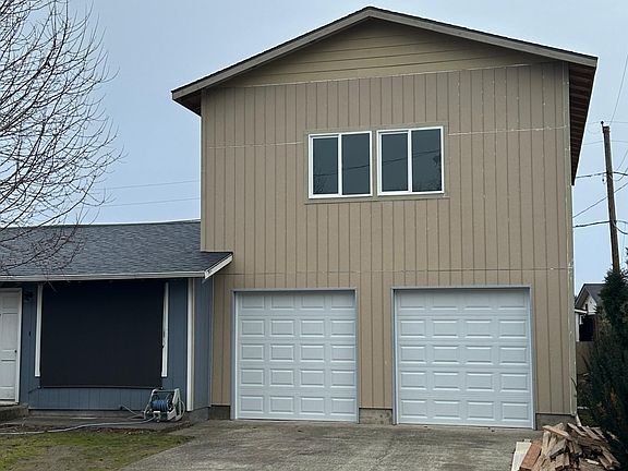 Front driveway, room for off street parking!