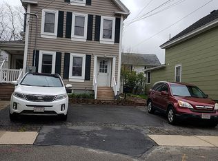 1 Green St, Amesbury, MA 01913