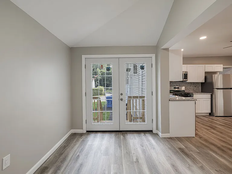 121 Hillview Ave #B — Photo 14