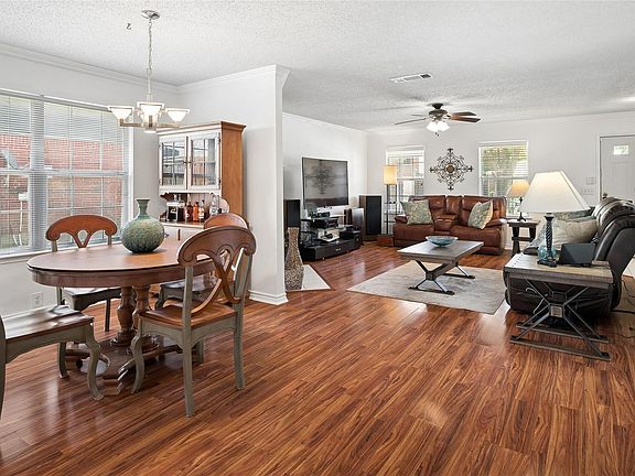 4th image of 2313 Tisbury Way