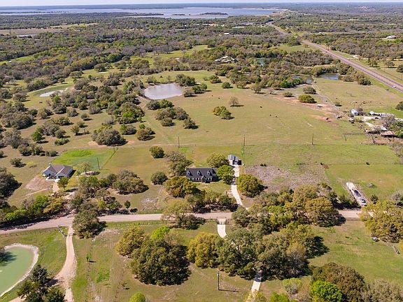 2nd image of 174 Gilmore Rd