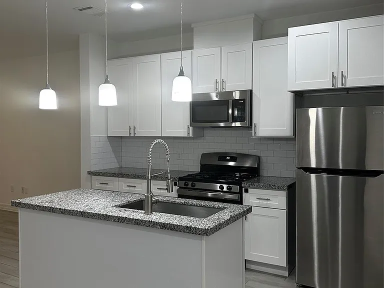 7209 Carver Rd #A — Photo 1