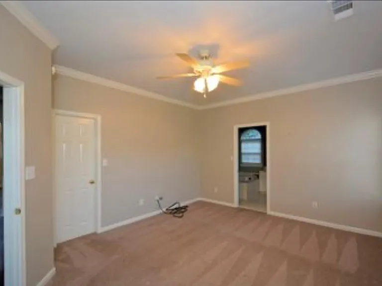209 Lenox Ln — Photo 33
