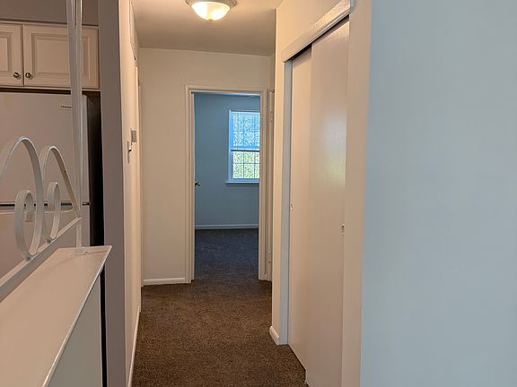 4th image of 3955 Rowena Dr #2