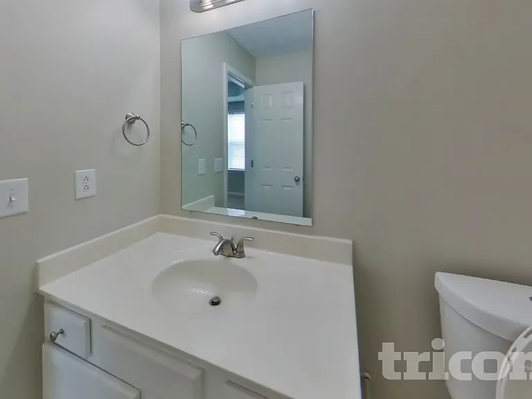 1256 Lasalle Dr — Photo 9
