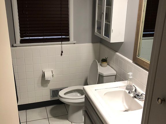5th image of 1728 8th St NW