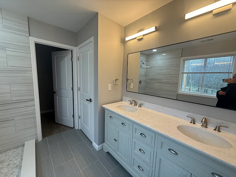 296-298 Williamsburg Ln #1 — Photo 3