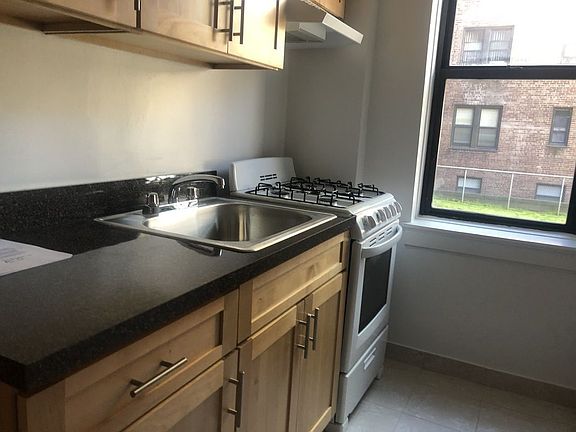 5th image of 6608 102nd St APT 1C