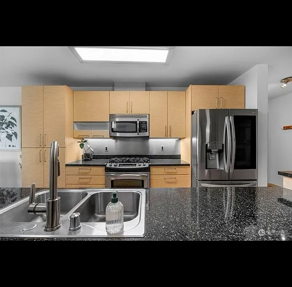 1530 NW Market St #405 — Photo 6