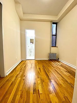 5th image of 517 E 82nd St APT 5B