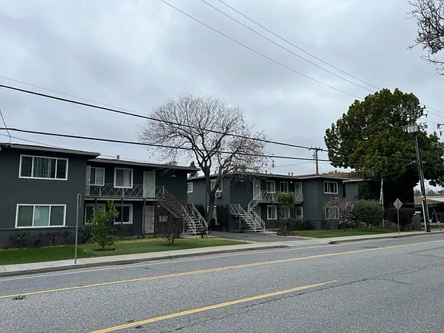 Pruneyard Garden Apartments — Photo 15