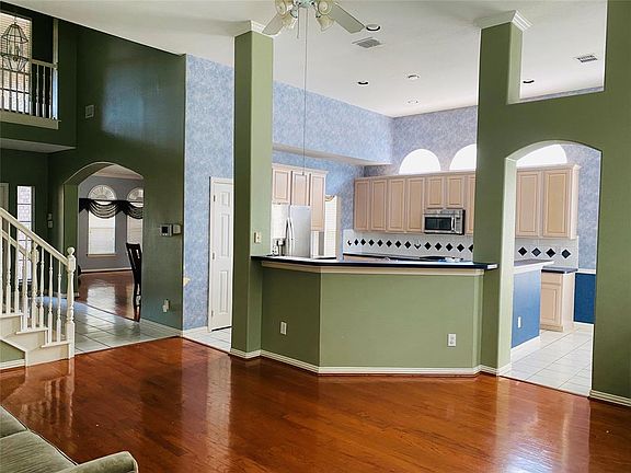 3rd image of 2325 Marshfield Dr
