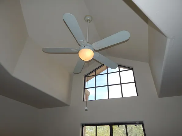 63 E Horizon Cir, Oro Valley, AZ 85737