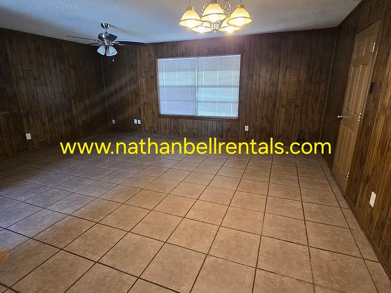 1075 22nd St NE — Photo 9