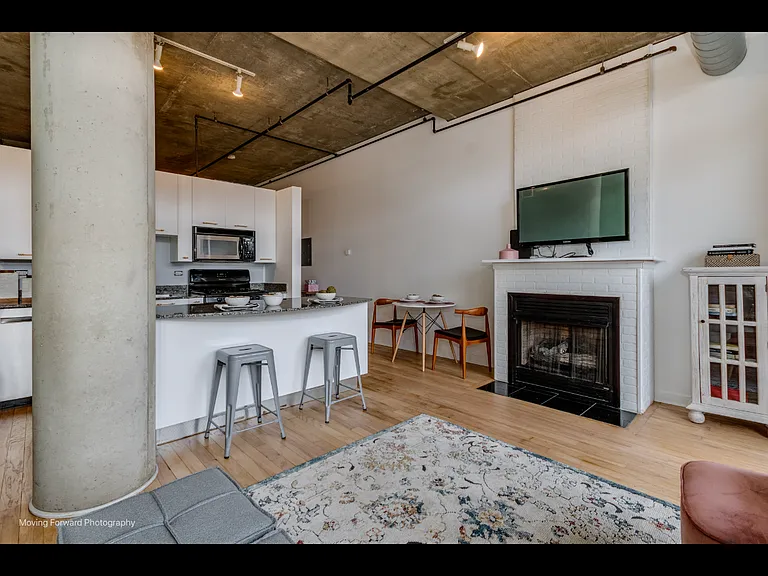 111 S Morgan St — Photo 12