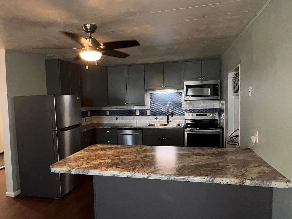 1 bed, 685 sqft, $1,300 — Photo 4
