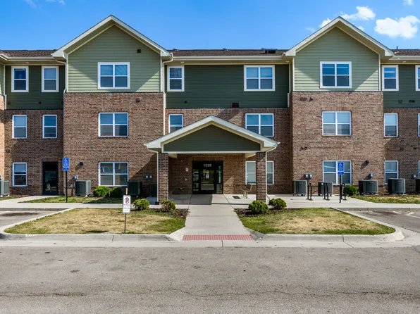 1225 Jacolyn Dr SW, Cedar Rapids, IA 52404