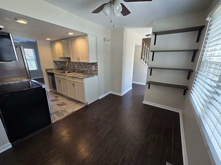 7002 Scotch Dr — Photo 3