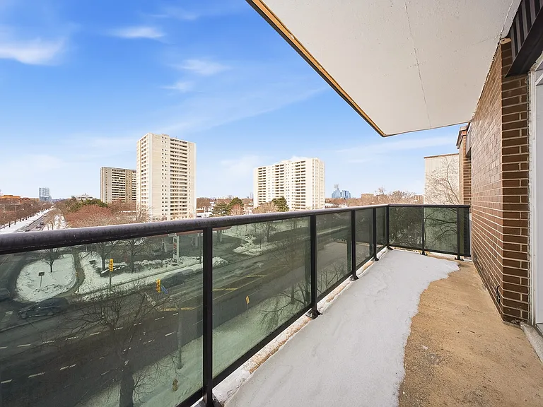 2275 Victoria Park Ave — Photo 12