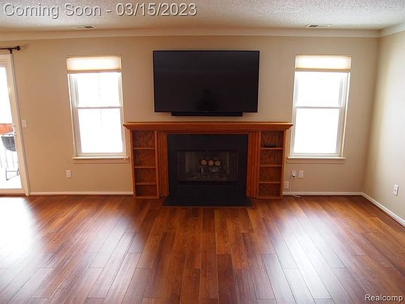 2nd image of 4902 Harbor Point Dr