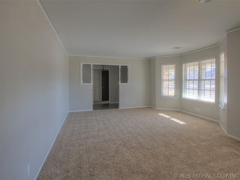 6635 E 54th St — Photo 11