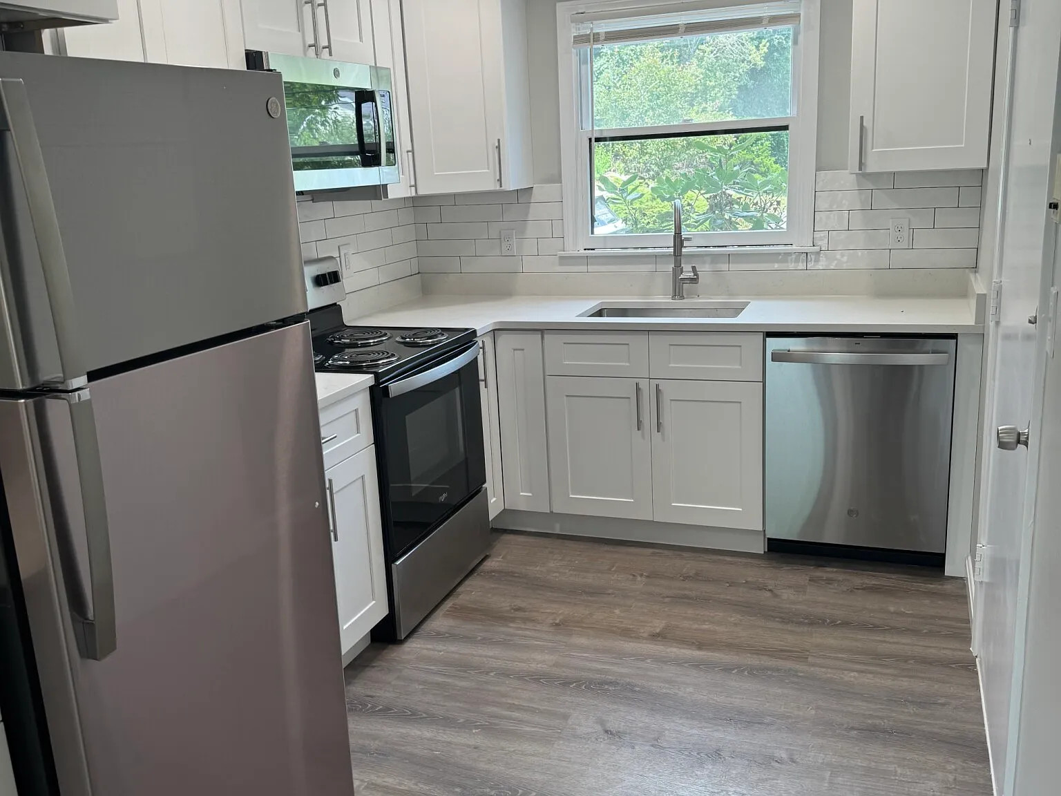 2 bed, 1.0 bath, $2,000 — Photo 2