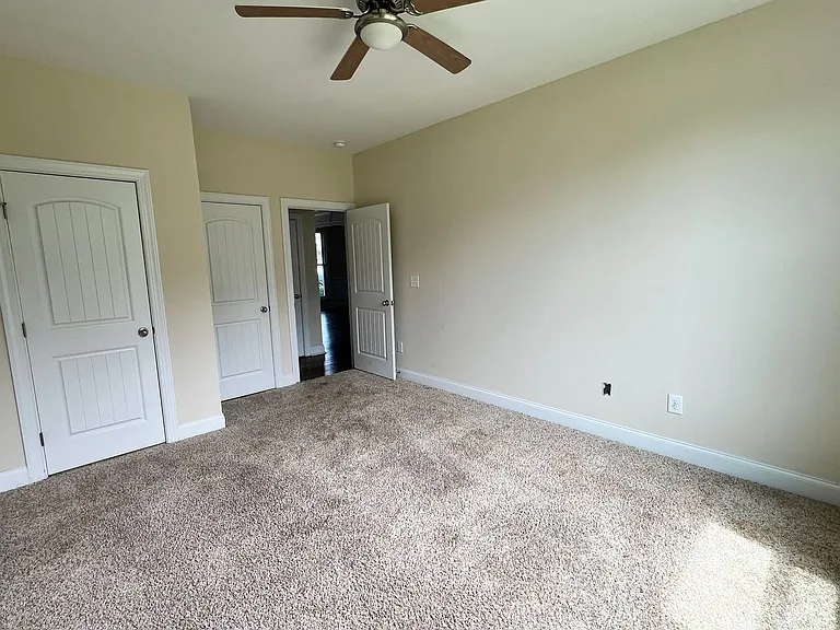327 Clearwater Ln — Photo 41