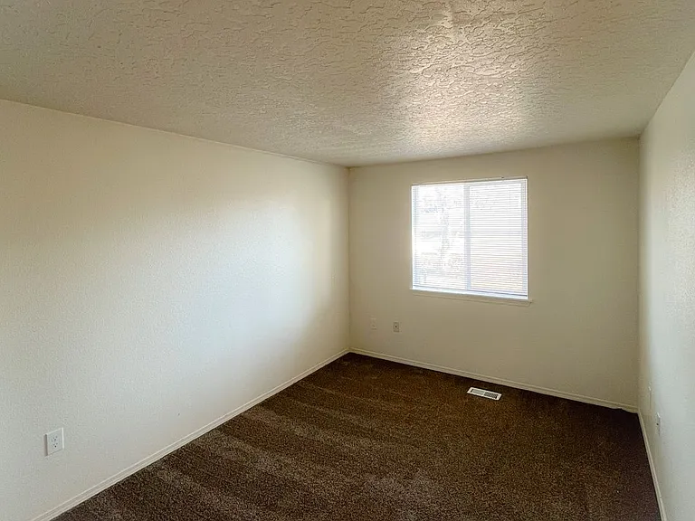109 - Brentwood — Photo 14