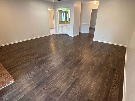 4th image of 430-434 Top Hill Dr #430