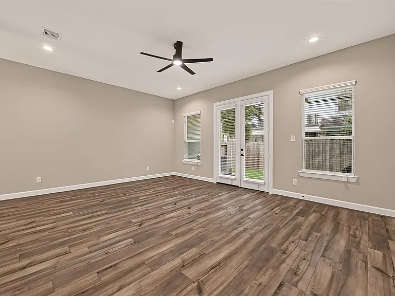 4309 Dickson St #B — Photo 18