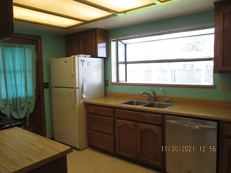 527 N Washington St — Photo 7