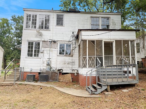29th image of 107 E Herndon St