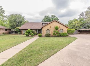 2410 Perryland Dr, Arlington, TX 76013