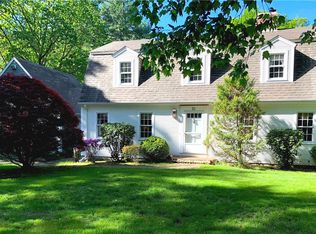 52 Ashland Rd, Scituate, RI 02857