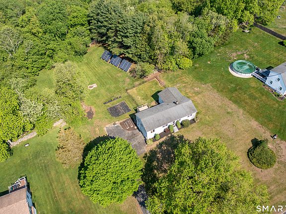 4th image of 25 Mohegan Drive