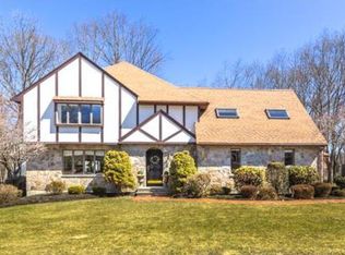 2 N Hill Dr, North Reading, MA 01864