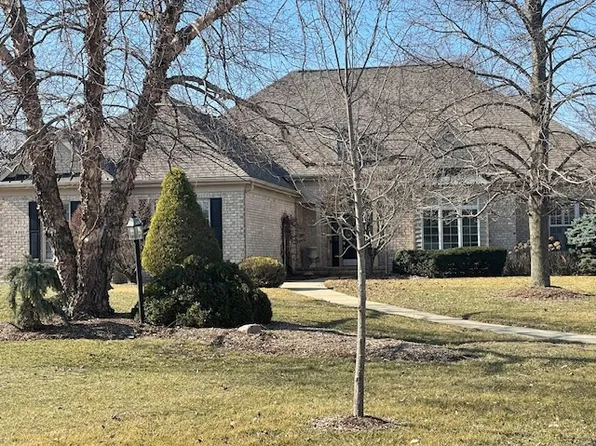 4301 Curtis Meadow Dr, Champaign, IL 61822