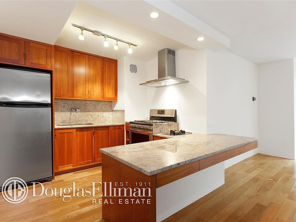 1st image of 155 W 68th St APT 501
