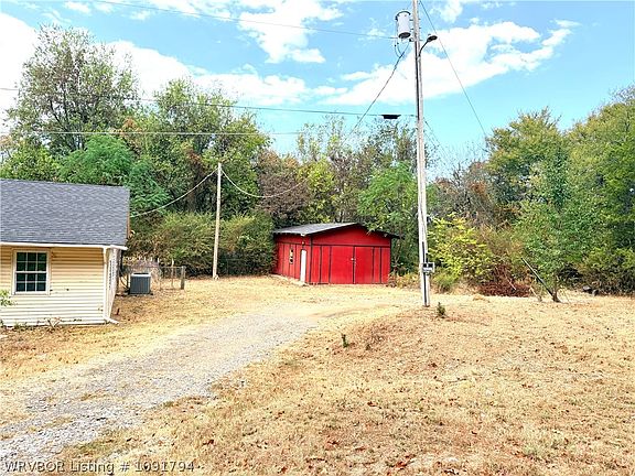 2nd image of 400 Chickasaw St