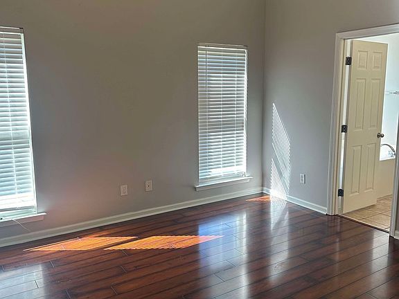 4th image of 1235 Pebble Creek Cir