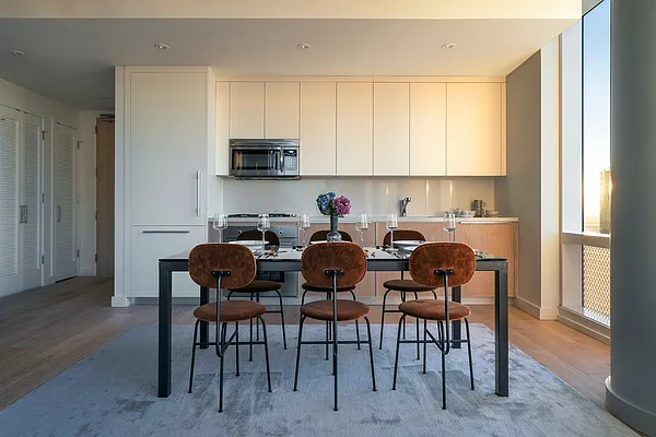 Rented by Greystar | media 2